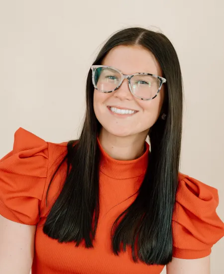 Elaina G Headshot_5.jpeg