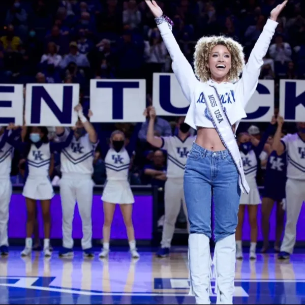 Elle Smith, UK CI alumna and the reigning Miss USA, is honored at the "Y" at a recent UK men's basketball game. Chet White | UK Athletics